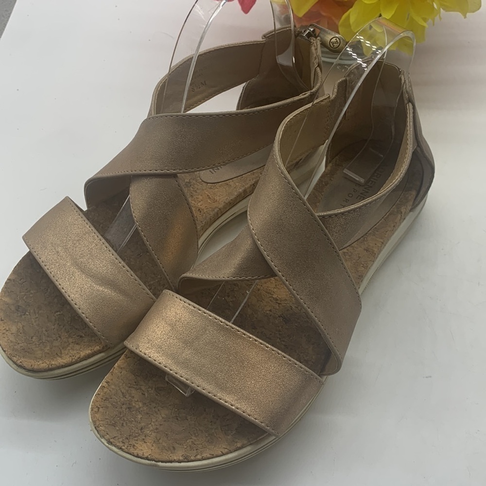 Adrienne Vittadini Sport Rose Gold Leather Sandals Sz 8.5. MCS0743D